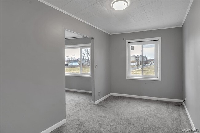 Photo - 629 Broadway St