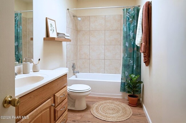 Photo - 354 W Delano St