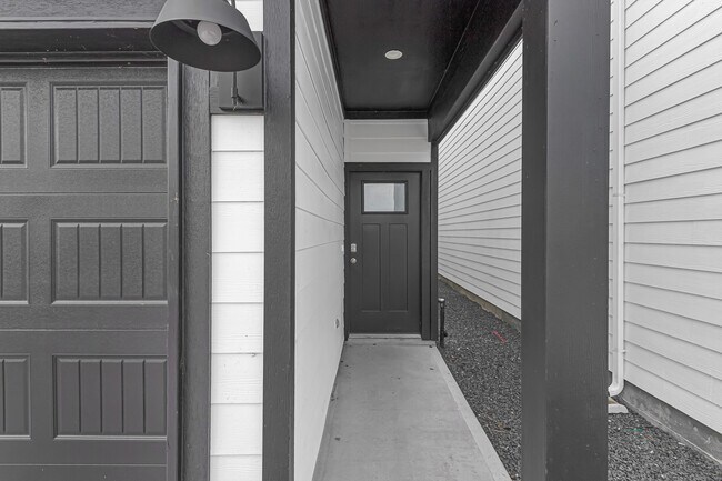 Photo - 3002 Crown Gate Dr