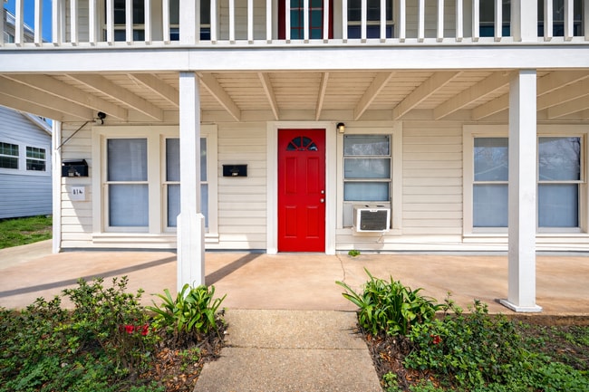 Building Photo - 413 Stella St Unit 2M- 413 Stella St.