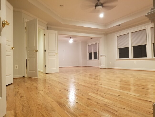 Building Photo - 6438 Columbia Pike Unit 6438