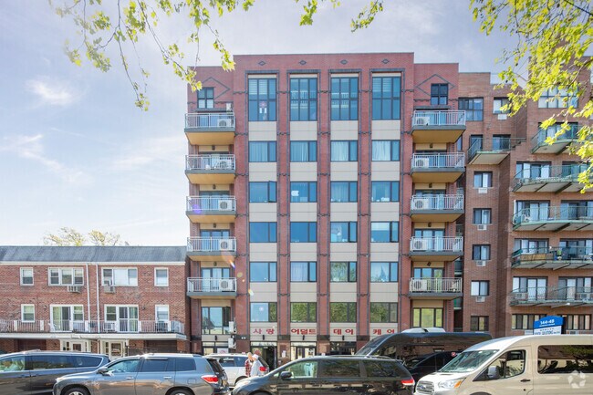 Photo - Buckingham Apartments
