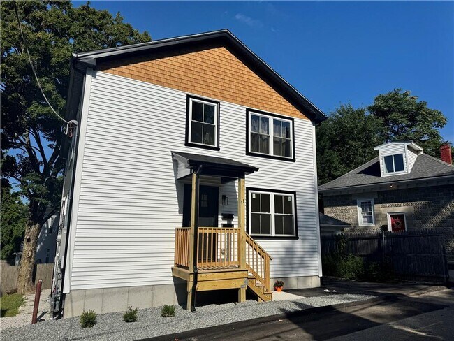 Building Photo - 11 Brinkley St Unit 1