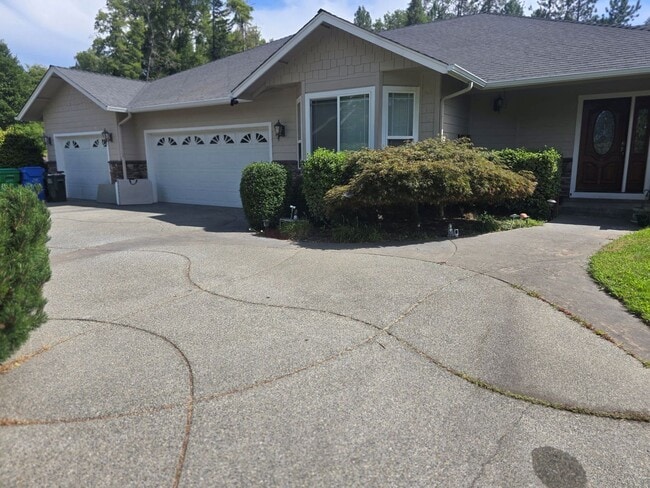 2037 SE Marlen Dr