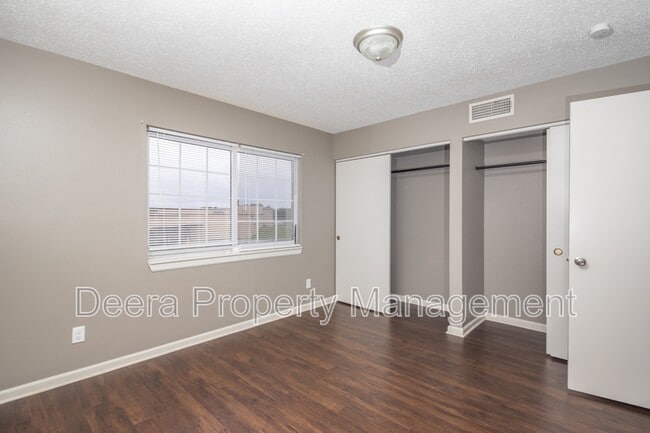 Photo - 6016 Leavenworth Rd