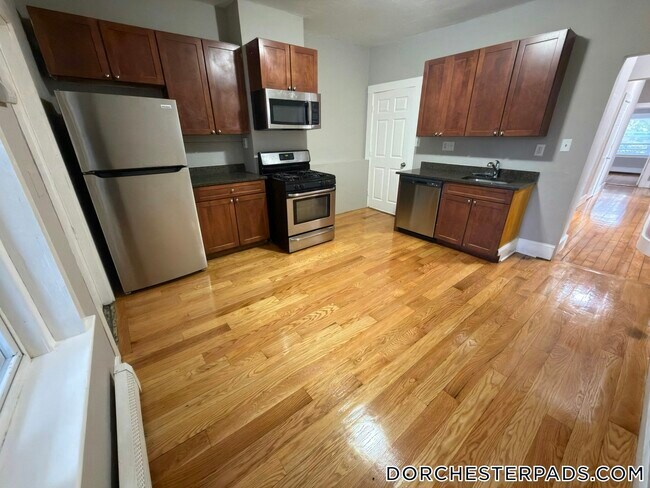 Photo - 270 Bowdoin St Unit 3