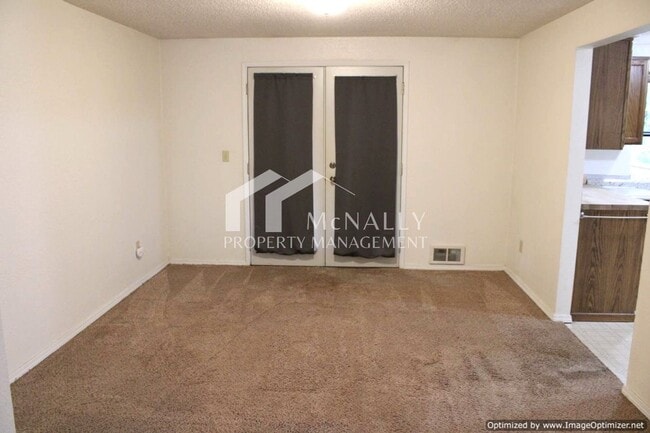 Photo - 3 bedroom 1.75 bath home on Peacock Hill