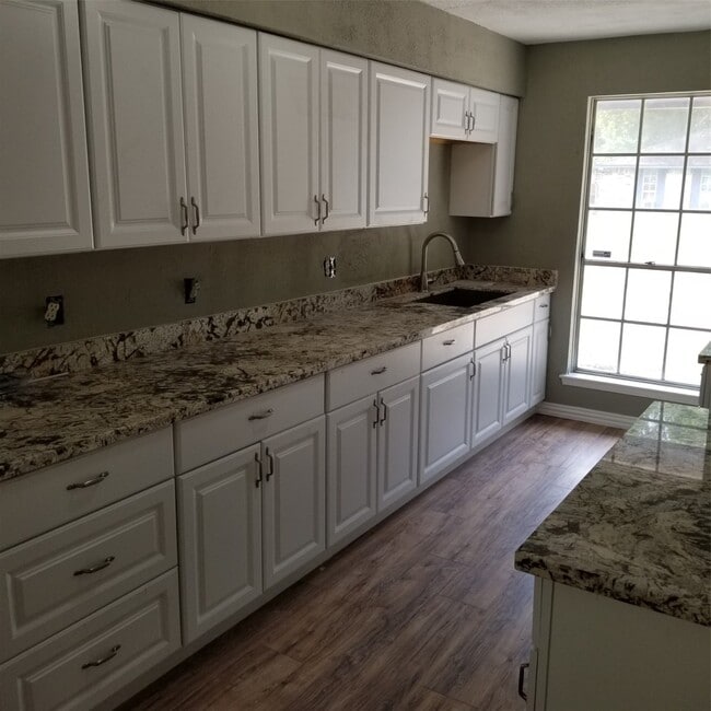 Building Photo - 2026 Beaver Bend Rd Rental