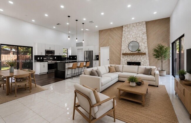 601 Leslie Dr