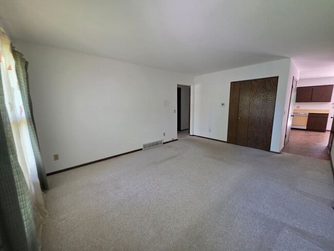 Photo - 2 Bed 1 Bath Side By Side Duplex in Port Edwards