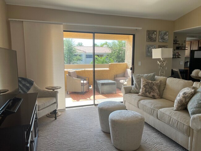 Photo - 9990 N Scottsdale Rd Unidad 2024