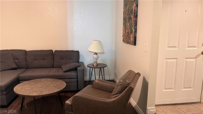 Photo - 8455 W Sahara Ave Unidad 146