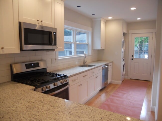 Photo - 160 Weston St Unidad 1