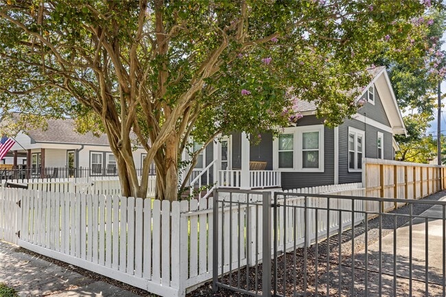 Photo - 707 Tabor St