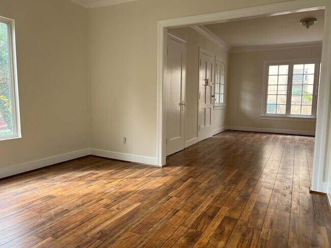 Photo - 1016 1/2 N Serrano Ave Unit 1018.5