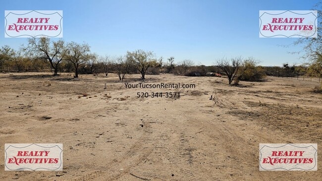 Photo - Avra Valley 2/2 with A/C and a yard