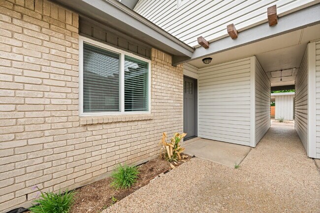 Photo - 2 Bed, 2 Bath Duplex