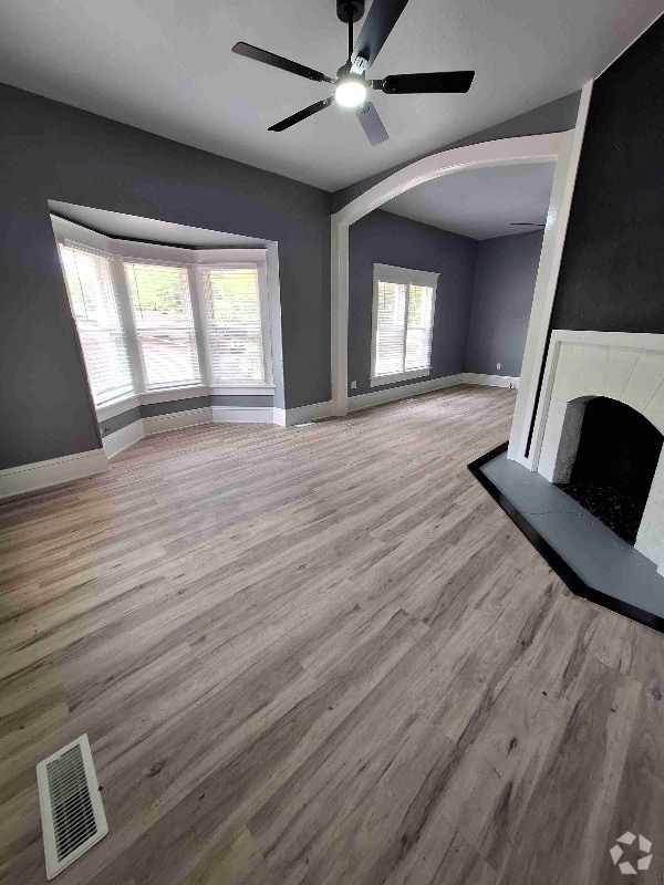 Building Photo - 217 S Black Ave Rental