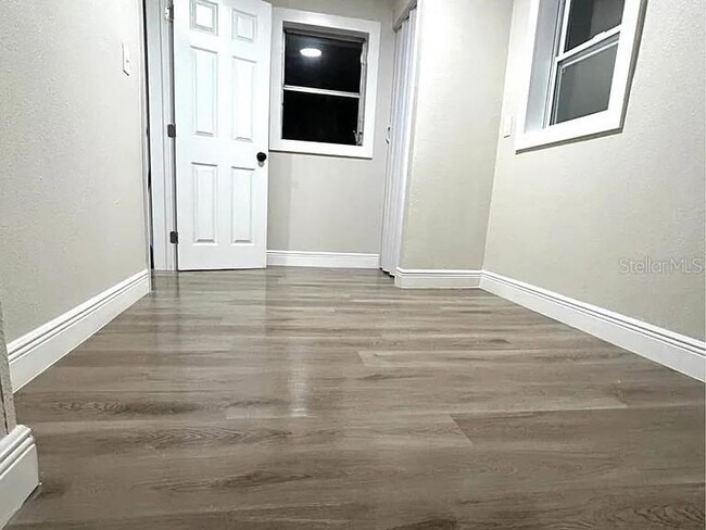 Photo - 725 16th Ave NW