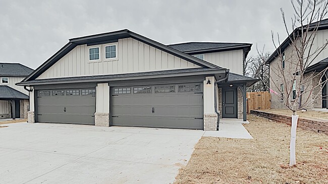 Photo - 4 Bedroom 2 Bath Duplex in Oakdale Schools