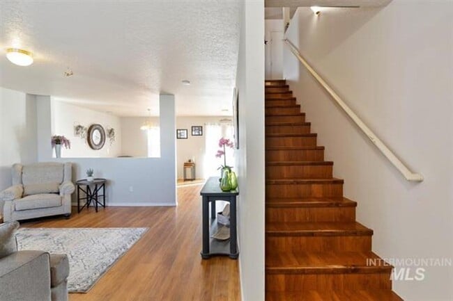 Photo - 3bed, 2.5bath, 2031sq.ft. home in South Nampa