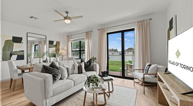 Photo - 5600 NW Coventry Cir