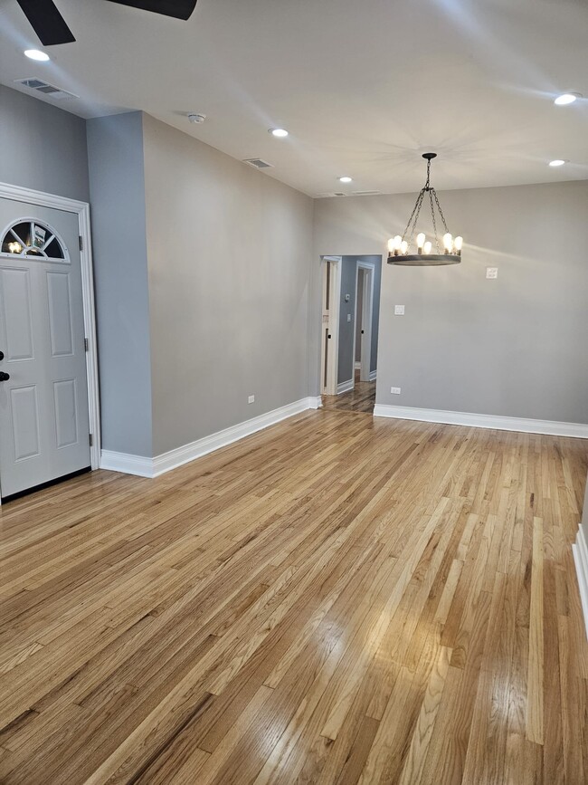 Photo - 5934 W Wilson Ave