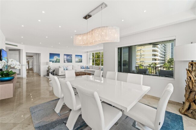 Photo - 5640 Collins Ave Unidad 4d