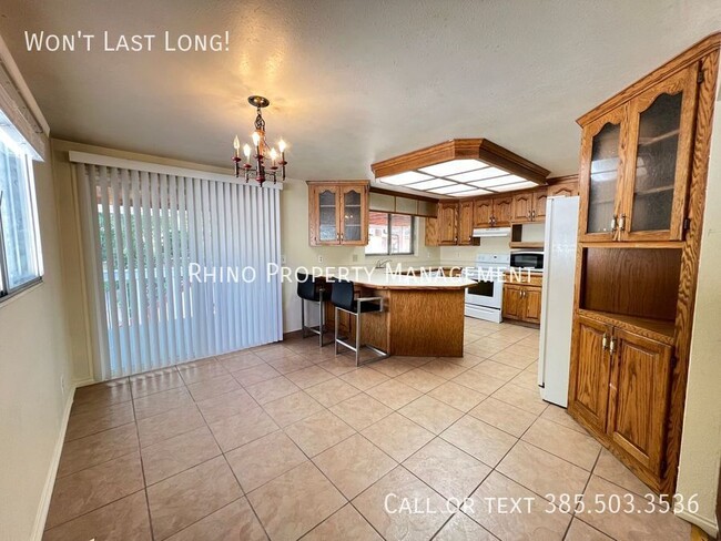 Photo - 778 E Enchanted Dr House