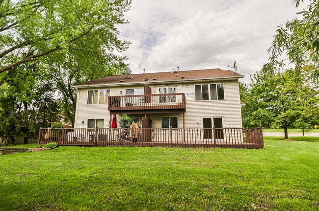 Photo - 1410 S River Rd