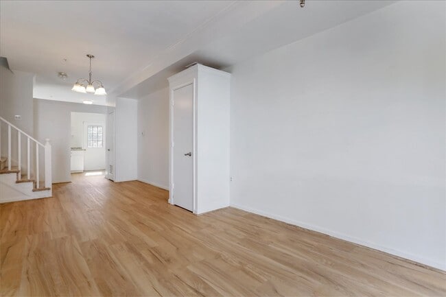 Photo - 1310 Hampshire Dr