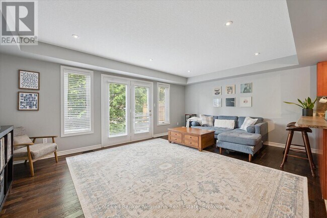 Photo - 165 Terraview Crescent