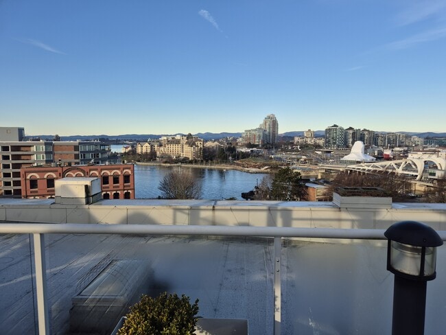 Building Photo - 534-534 Yates St Unit 302