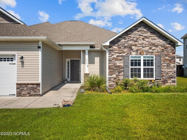 Photo - 402 Derrick Dr