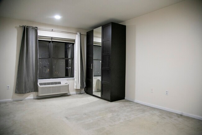 Photo - 8915 Bergenwood Ave Unidad 51