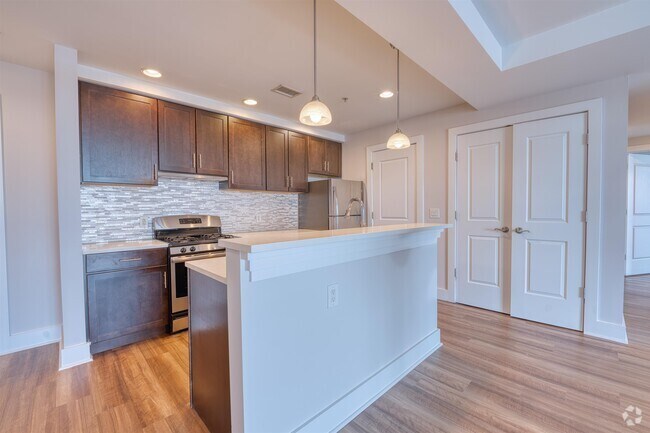 Building Photo - 1040 John F. Kennedy Blvd Unit 302 Rental