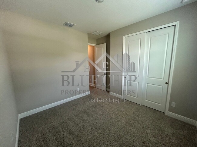 Photo - 1008 British Cir