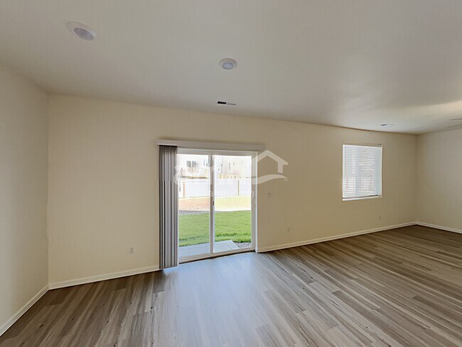 Photo - 1415 W 16th Ave