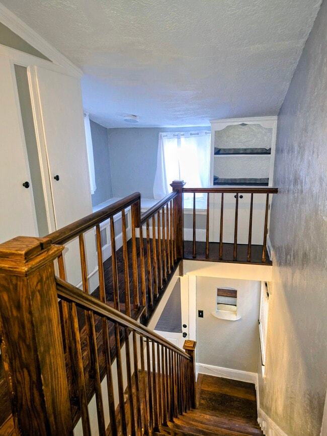 Photo - 310 N High St