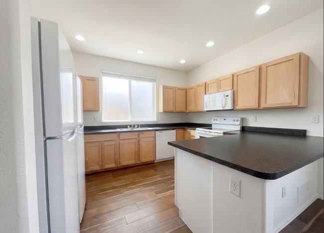 Photo - 444 Stonebrook Dr