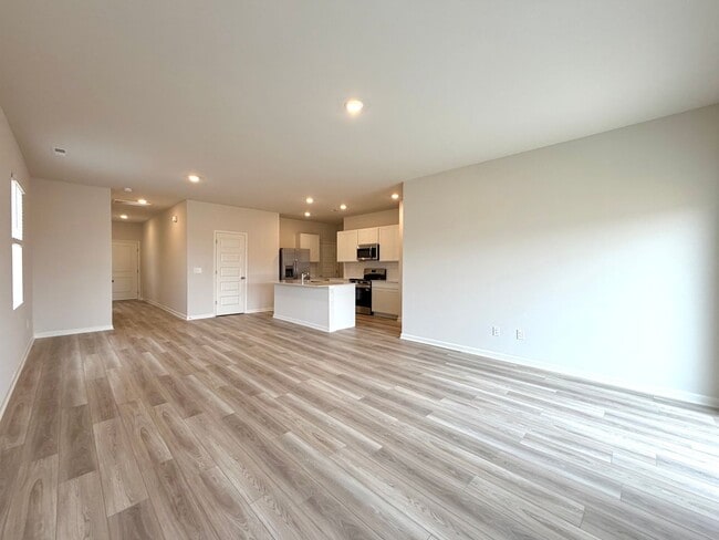 Photo - 919 Moray Ln