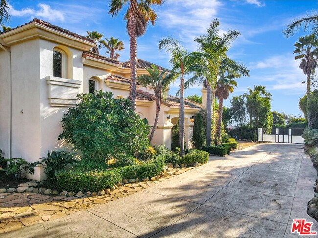 Photo - 27425 Calicut Rd