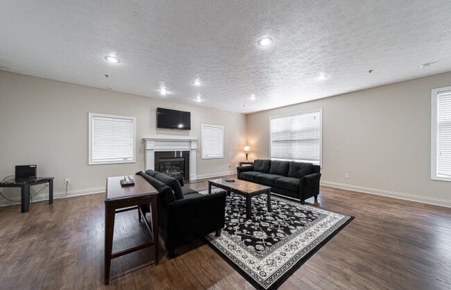 Photo - Student Rental 627 N Saint Peter St