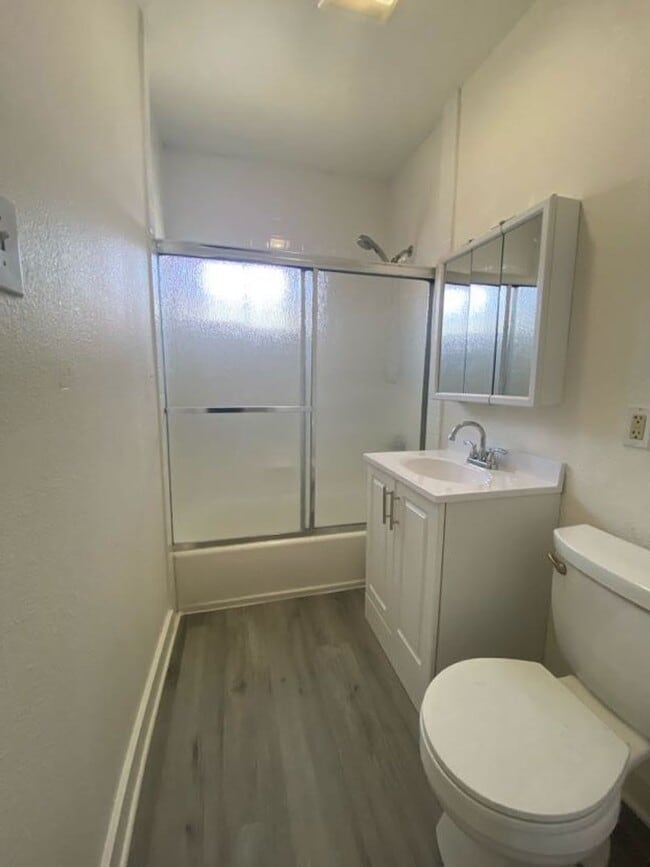 Photo - $2,295 . Spacious 2-Bedroom Unit Near the Beach!! Unidad 1620