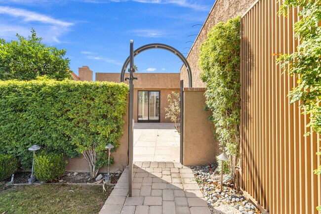 73153 Ajo Ln