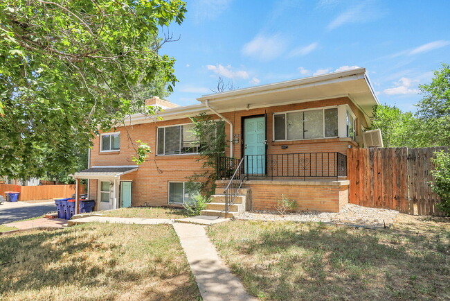 $1,995 - 3 Bed, 1 Bath Duplex Unit in Litt... - $1,995 - 3 Bed, 1 Bath Duplex Apartment Unit in Litt... Unit 5466 S Elmwood St