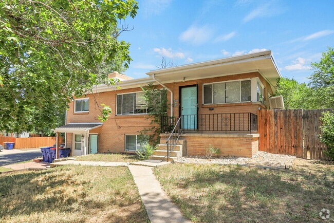 Building Photo - $1,995 - 3 Bed, 1 Bath Duplex Unit 5466 S Elmwood St Rental