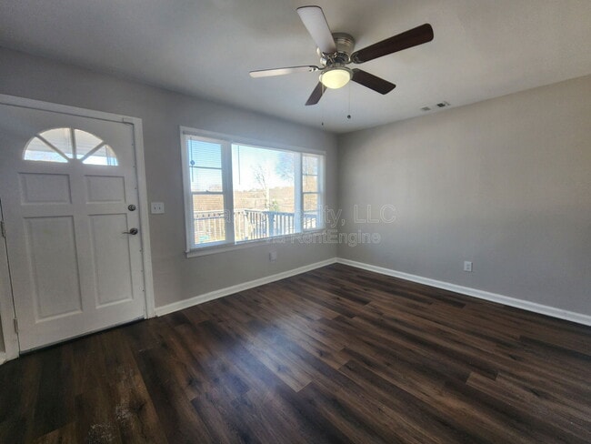 Photo - 274 Booker St SW