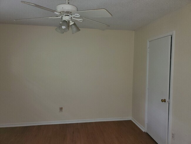 Master bedroom - 3559 Old Chamblee Tucker Rd