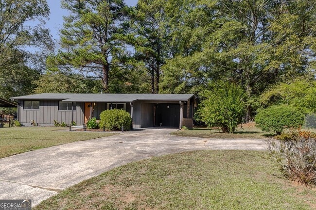 111 Robinhood Dr